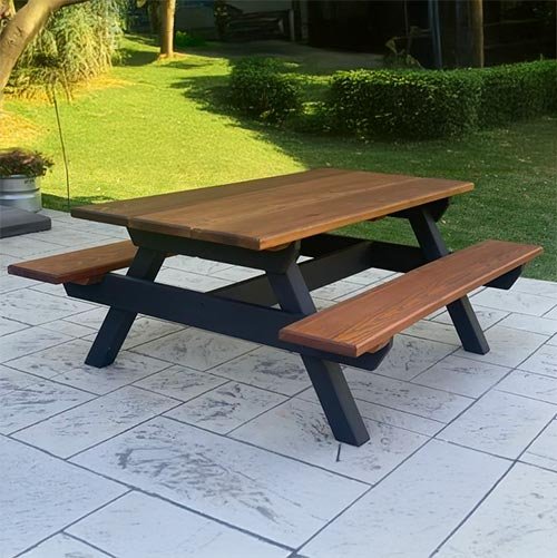 Mesa exterior tipo picnic de madera con estructura de hierro — MAHUA